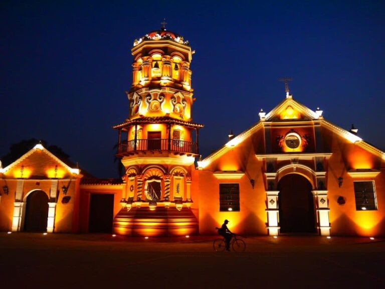 Casa Hotel La Casona is centrally located in Mompos